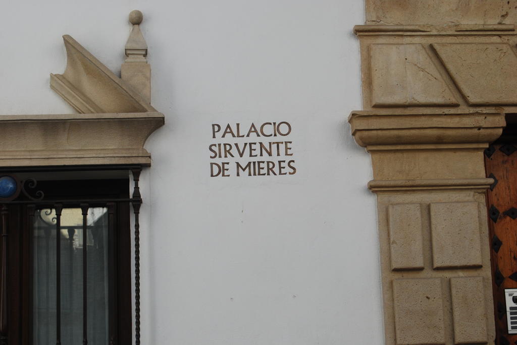 Palacio Sirvente Mieres - Parking Gratuito Andújar Exteriér fotografie
